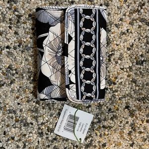 Nwt new vera Bradley euro tri fold billfold wallet in camellia black white flora